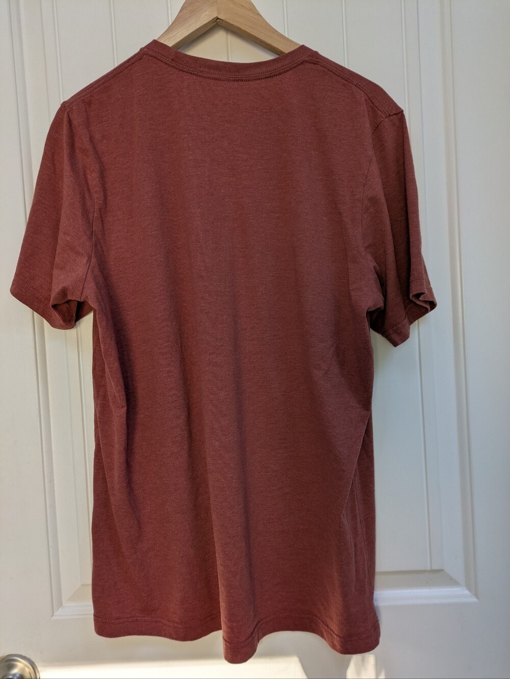 Love in Faith Rust Red Tee with Mtn Graphic - Picture 5 of 5